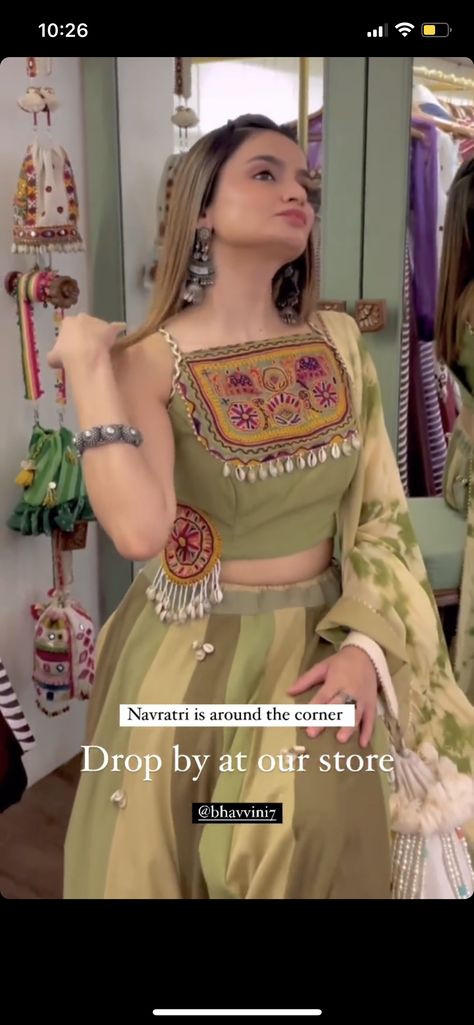 New Navratri Collection, Lehriya Chaniya Choli For Navratri, Blouse Designs For Navratri Choli, Navratri Clothes For Women, Navratri Unique Outfits, Fashion Trending Moodboard 2024, Rajwadi Blouse Pattern, Navratri Chaniya Choli Blouse Pattern, Navratri Embroidery