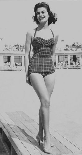 1950s Retro Swimwear, Vintage Bathing Suits, Vintage Swim, Look Retro, Vintage Swimsuit, Vintage Swimwear, Vintage Swimsuits, Foto Vintage, Vintage Mode