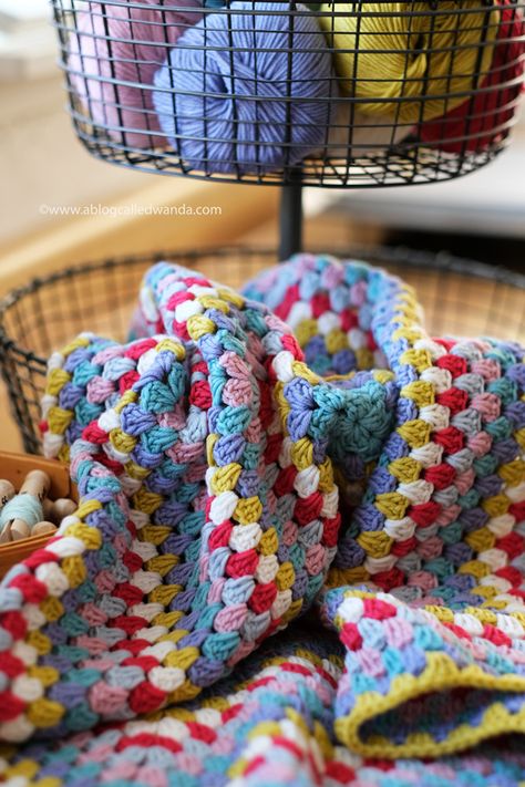 Super Bulky Granny Square, Infinite Granny Square Blanket, Merino Wool Crochet Projects, Granny Square Color Combinations, Crochet Wave Pattern, Colorful Blankets, Crochet Project Ideas, Abstract Crochet, Granny Square Blankets