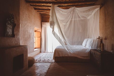 Andalucia Spain, Tile Covers, New York Homes, The Simple Life, White Carpet, Bohemian Bedroom Decor, Bohemian Bedroom, Chic Interior, Stay In Bed