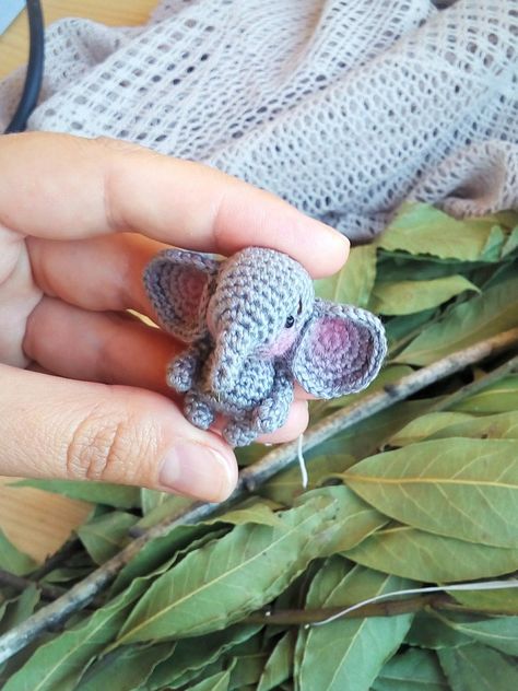 Elephant Amigurumi, Crochet Elephant Pattern, Amigurumi Minta, Crochet Best, Crochet Animal Amigurumi, Crochet Brooch, Tiny Elephant, Amigurumi Elephant, Crochet Elephant