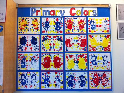 Primary color art: Fold a piece of paper in half. Students dip their hand in paint then stamp one side. They finger paint using the other primary colors. Fold in half so the paint transfers onto the other side. Art Ideas Kindergarten, Primary Colours Art Ideas, Primary Color Art, Art Activities For Preschoolers, 7 Elements Of Art, Bubble Wrap Art, Fun Art Projects, Grade 1 Art, Aluminum Foil Art