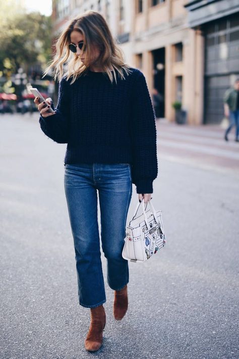 5 tips for taking tech breaks August Diaries, Transitional Fashion, 2017 Fashion Trends, Spring Style, Look At You, Winter Style, Outfits Casuales, Street Style Women, Jean Outfits