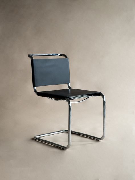 Marcel Breuer Chair, Breuer Chair, Famous Chair, Mart Stam, Bauhaus Furniture, Black Leather Armchair, Bauhaus Chair, Chrome Chair, Industrial Chair