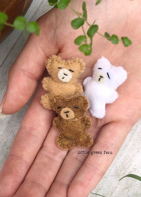 Tiny Sewn Animals, Tiny Bear Sewing Pattern, Hand Sew Stuffed Animals, Mini Felt Animals Free Pattern, Handmade Teddy Bear, Bear Plushie Pattern, Cute Little Crafts, Tiny Plushies, Teddy Bear Ideas