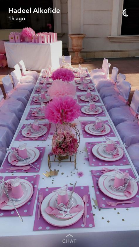 Barbie Themed Birthday Party Decor Table Settings, Pink Party Tables, Princess Birthday Decorations, Pink Party Supplies, Birthday Party Pink, Barbie Party Decorations, Barbie Theme Party, Princess Birthday Party Decorations, Princess Theme Birthday