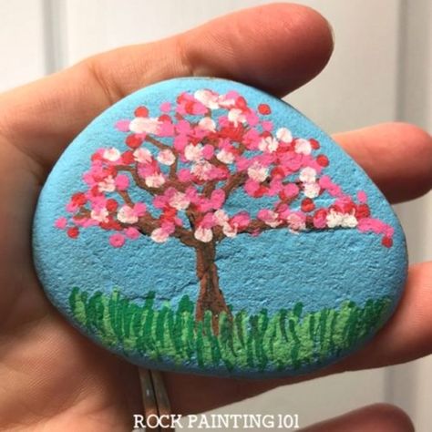 Dot Painting On Rocks, Spring Rocks, Painting 101, Painted Rocks Kids, Rock Painting Ideas, Painted Rocks Craft, Painted Rocks Diy, Rock Painting Ideas Easy, Rock Painting Patterns