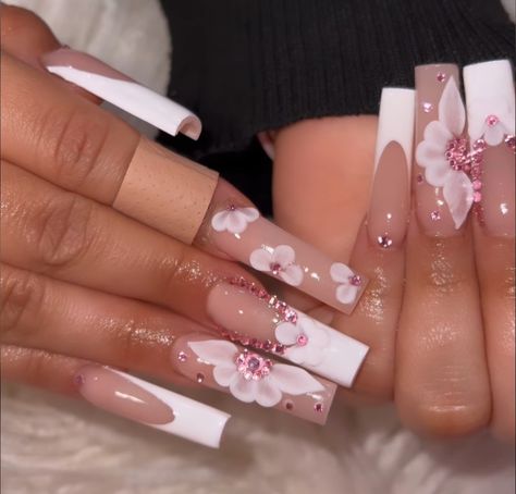 Pink 3d Flower Nail Designs, Light Pink Quince Nails Long, Long Pink Acrylic Nails Square, Pink Quince Nails Short Simple, 3s Flower Nails, Mexican Pink Nails, Hispanic Nails Acrylic, Nina Fresa Nails, Latina Acrylic Nails Pink