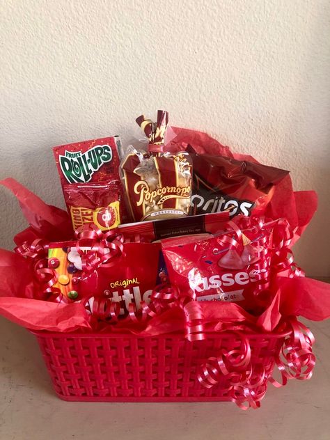 Color Themed Gift Baskets, Graduation Basket, Hs Graduation Gifts, Red Snacks, Thank You Baskets, Snack Gift Baskets, Snack Basket, Red Basket, Birthday Basket