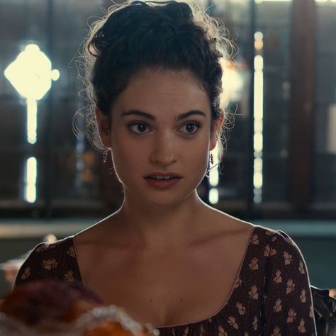 Elizabeth Bennett, Pride And Prejudice And Zombies, Lily James, Black Families, Elle Fanning, Lily Collins, Pride And Prejudice, Looks Vintage, Aesthetic Photo