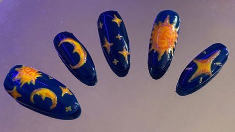 Snorlax Nails, Wizard Nails, Nails 70s Style, Sun Moon Nails, Sun And Moon Nail Art, Whimsigoth Nails, Moon And Stars Nails, Sun And Moon Nails, One Piece Nails