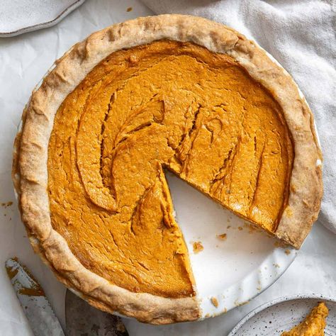 Vegan Sweet Potato Pie Sweet Pie Crust, Vegan Sweet Potato Pie, Vegan Pies Recipes, Vegan Pie Crust, Yam Or Sweet Potato, Sweet Potato Pies Recipes, Savory Pies, Vegan Pie, Homemade Pie Crusts