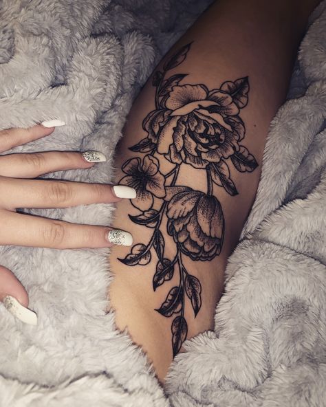 Thigh Flower Tattoo, Thigh Tat, Flower Thigh Tattoos, Hip Thigh Tattoos, Tattoo Female, Thigh Tattoos, S Tattoo, Thigh Tattoo, Tattoos And Piercings