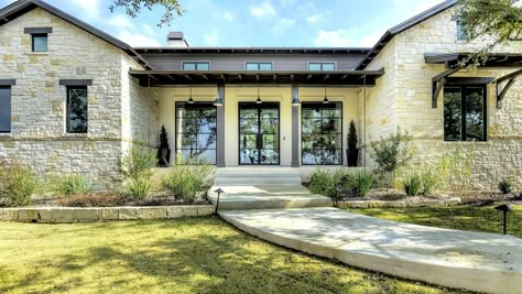 Modern Texas Hill Country Homes, Texas Hill Country Homes Exterior, Country Homes Exterior, Texas Hill Country Homes, Texas Hill Country House Plans, Country Home Exterior, Ranch House Exterior, Hill Country Homes, Homes Exterior