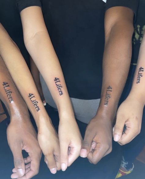 4 Best Friend Tattoos Matching, Sister Trio Tattoo, 4lifers Tattoo, Hina Ideas, Edgy Tattoo For Women, Matching Tattoos Trio, Bsf Tattoos, Trio Matching Tattoos, Trio Tattoos