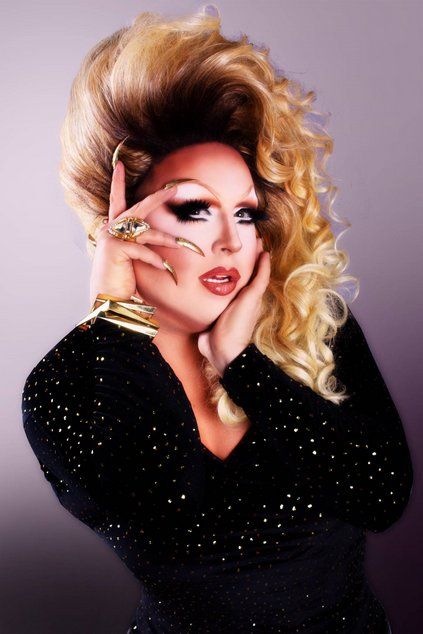 Mimi Imfurst is large and in charge Mimi Imfurst, Latrice Royale, Drag Makeup, Queer Fashion, Stunning Makeup, Rupauls Drag Race, Rupaul, Drag Race, Gay Pride