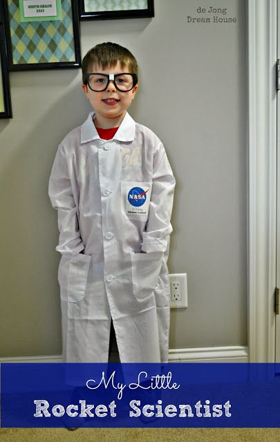 de Jong Dream House: Rocket Scientist Costume Career Day Dress Up Ideas, Character Day Ideas, Engineer Costume, Scientist Costume, Best Diy Halloween Costumes, Educational Activities For Toddlers, School Spirit Days, Spirit Days, Dress Up Ideas