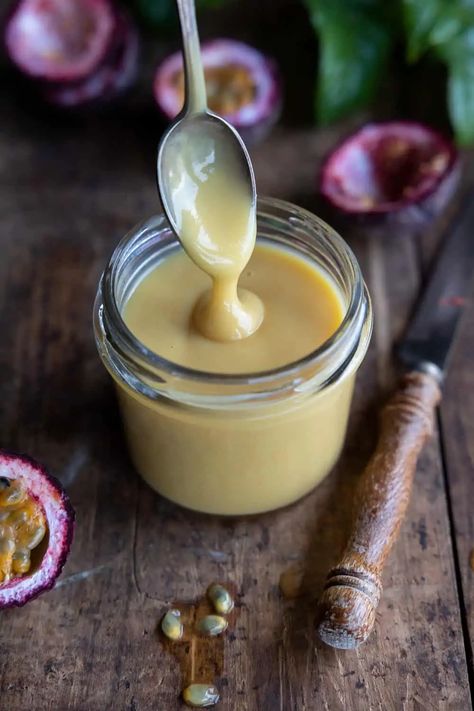 Easy Vegan Passionfruit Curd | Heartful Table Tarte Vegan, Passion Fruit Curd, Macaron Filling, Pancakes Vegan, Cheesecake Toppings, Passion Fruit Juice, Lemon Curd Recipe, Peach Puree, Pavlova Recipe