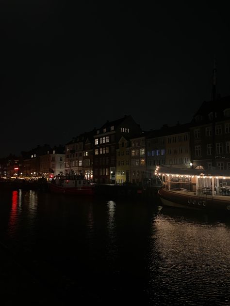 Copenhagen At Night, Danmark Aesthetic, Harry Potter Scotland, Vibey Pictures, Denmark Aesthetic, Copenhagen Aesthetic, Scandi Summer, City Aesthetics, Airplane Window