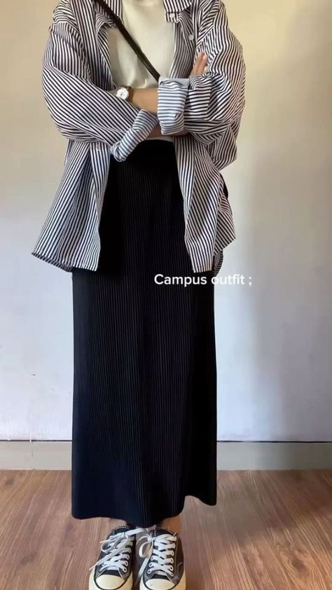 Stylish Outfits Casual, Rok Outfit, Stile Hijab, Mode Hijabi, Modesty Outfits, Aesthetic Korean, Muslim Outfits Casual, Hijabi Fashion Casual, Hijabi Outfits Casual