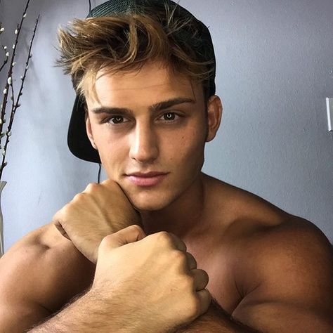 potent aphrodisiac Guy Snapchat, Bryant Wood, Top Male Models, Snapchat Names, Cute Guy, Hottest Male Celebrities, Snapchat Picture, Famous Men, Male Face