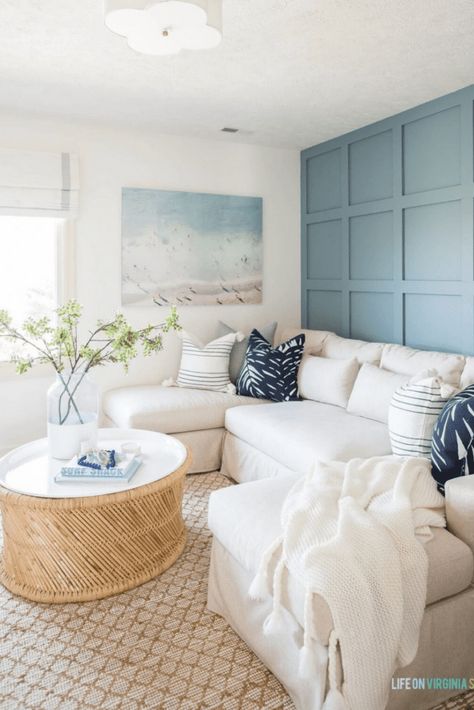 Coastal Living Room Paint, Neutral Coastal Living Room, Living Room Paint Colors, Coastal Decorating Living Room, Beach Living Room, Beach House Living Room, Beach House Interior Design, Coastal Room, Coastal Interiors Design