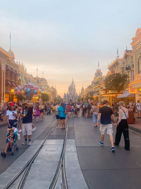 cinderellas castle at sunset, disneyworld at sunset, main street, USA, disneyworld Main Street Usa Disney World, Disney World Main Street, Disney Main Street, Disney Core, Disneyland Main Street, Themed Wallpapers, Disneyland Castle, Disney College, Disneyland Photos