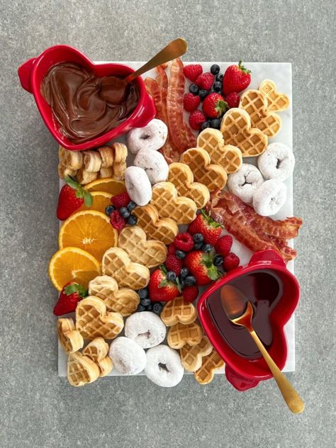 Valentine Charcuterie with Walmart - The House of Sequins Valentine Charcuterie, Valentines Party Food, Valentines Brunch, Valentines Day Decoration, Valentines Breakfast, Ideas Valentines Day, Valentines Snacks, Valentines Baking, Valentine's Day Decorations