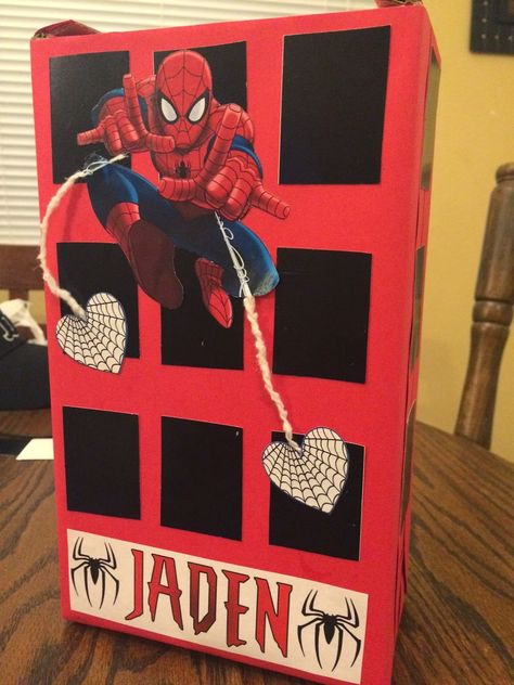 Spiderman Valentine's Day Box | 25+ Valentine Boxes for boys Cool Valentine Boxes, Homemade Valentine Boxes, Superhero Valentines, Girls Valentines Boxes, Diy Valentines Box, Valentine Boxes For School, Kids Valentine Boxes, Valentine Card Box, Valentine Mailbox