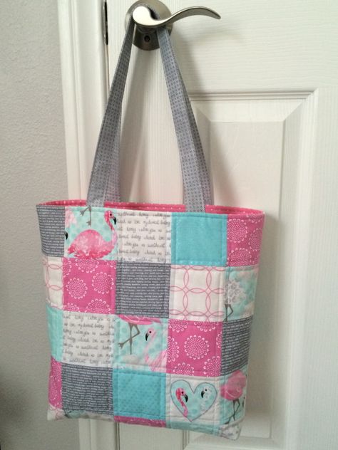 patchwork tote bag 35 Patch Work Tote Bag, Tote Bag Pattern Free, Patchwork Tote Bags, Diy Tote, Tote Bag Tutorial, Diy Leather Bag, Diy Bags Patterns, Bag Pattern Free, Diy Bags Purses