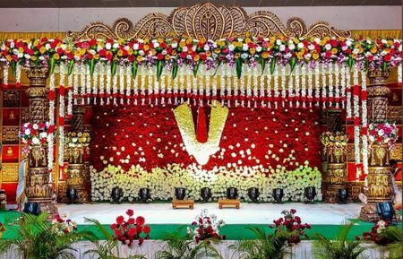 Photo By Marriages in Tirumala - Wedding Planners Kalyana Mandapam Decorations, Marriage Decoration Stage, Pelli Mandapam Decoration, Wedding Stage Decorations Indian, Mrg Decoration, Pelli Decoration, Mandapam Decoration, Stage Decoration Photos, Hindu Wedding Decorations