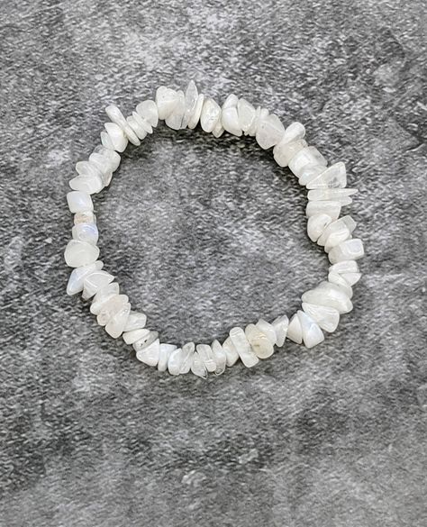 White quartz bracelet - gemstone bracelet - White Quartz jewelry - healing crystals - handmade jewelry - crystal bracelets - gift for her 1 Hand strung white quartz crystal chip beaded bracelet.  Each White Quartz stretch bracelet is one size fits most. Dr Jewelry, Elizabeth Queen, White Stone Bracelet, Quarts Crystal, White Quartz Crystal, White Bracelet, Spiritual Protection, White Bracelets, White Crystals