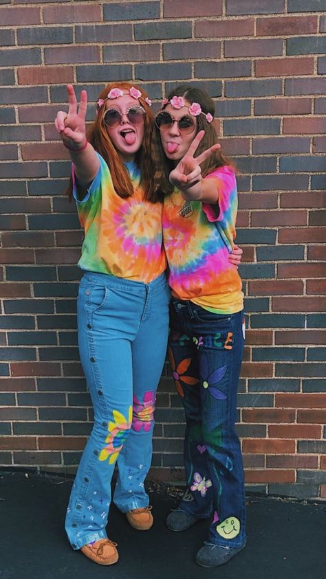 Dress Like A Hippie For School Kids, Easy Hippy Costume, Hippy Spirit Day Outfit, 60s Party Theme Outfit, Retro Day Spirit Week, 60s Spirit Week Outfit, Hippie Dress Up Day School, Decades Day Outfits For School, Tie Dye Day Spirit Week