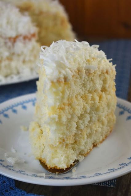 Estelle's: SOUR CREAM COCONUT CAKE...PERECT FOR THE HOLIDAYS Sour Cream Coconut Cake, Coconut Layer Cake, Golden Cake, Coconut Cake Recipe, Sour Cream Cake, Layer Cake Recipes, Holiday Favorite Recipes, Cake Mix Recipes, Coconut Cake