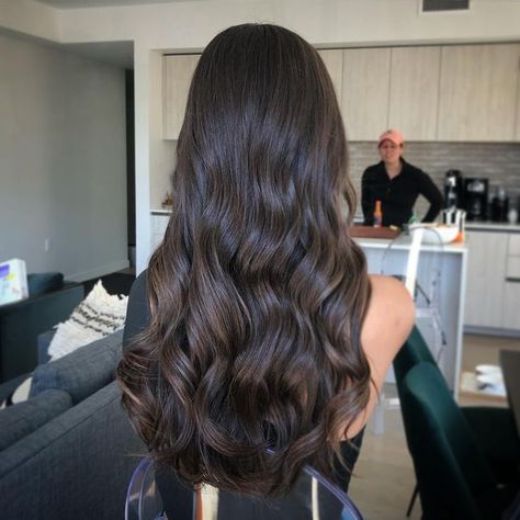 Loose Waves With Curtain Bangs, Asian Hair Curls Waves, Lose Waves Long Hair, Soft Waves Dark Hair, Long Hair Soft Waves, Soft Beach Waves Long Hair, Soft Waves Medium Hair, Soft Long Curls, Long Soft Waves Hair