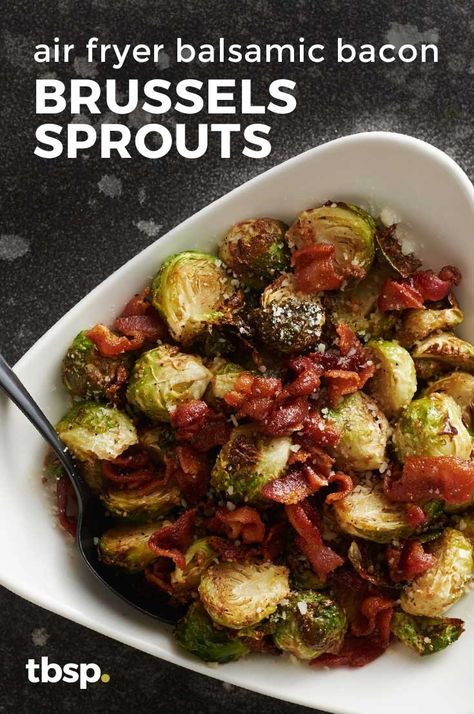 Bacon Brussels Sprouts, Thanksgiving Fruit, Bacon Brussel Sprouts, Air Fryer Oven Recipes, Air Fry Recipes, Best Air Fryers, Sprouts With Bacon, Sprout Recipes, Brussels Sprouts Recipe