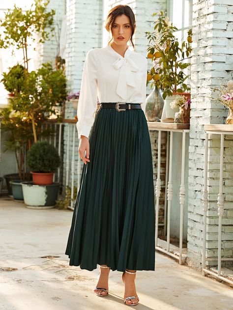 Rok Outfit, Outfit Elegantes, Maxi Skirt Outfits, Rock Outfit, Pleated Long Skirt, Womens Maxi Skirts, Pleated Maxi Skirt, Modest Clothing, Pleated Maxi