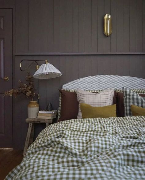 Gingham Bedding, Hygge Bedroom, Piglet In Bed, Winter Bedroom, Bungalow Renovation, English Cottage Style, Cottage Interior, Green Gingham, Cottage Bedroom