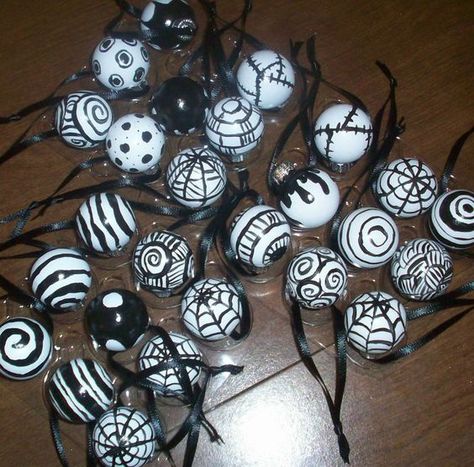 Adornos navideños Halloween Tree Ornaments, Nightmare Before Christmas Tree, Halloween Christmas Tree, Nightmare Before Christmas Ornaments, Scary Christmas, Nightmare Before Christmas Decorations, Creepy Christmas, Nightmare Before Christmas Halloween, Dark Christmas