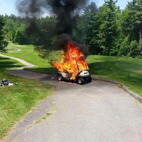 30  Examples Of  "Oh Sh*t"  Moments Esploding Golf Cart!!! Top Golf Courses, Golf School, Best Golf Courses, Golf Quotes, Make My Day, Top Golf, Golf Shop, Golf Lessons, Golf Humor