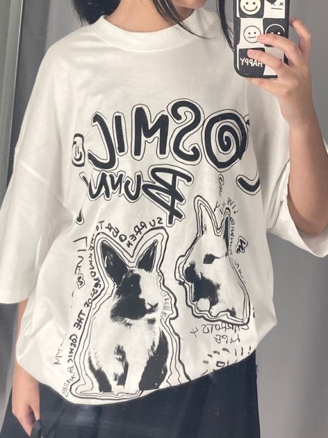 aesthetic, aesthetic outfit, aesthetic fit, aesthetic fit inspo, aesthetic outfit inspo, fit inspo, oversized shirt, aesthetic oversized outfit idea, tshirt, aesthetic tshirt, aesthetic shirt, streetwear, aesthetic streetwear, fit ideas, outfit ideas Oversized Crop Top Outfit, Oversized Shirt Aesthetic, Tshirt Aesthetic, Fit Aesthetic, Aesthetic Tshirt, Aesthetic Fit, Oversized Crop Top, Aesthetic Streetwear, Oversized Outfit