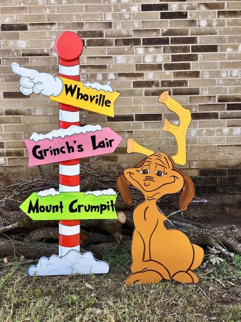 Grinch Stealing Christmas Lights, Whoville Sign, The Grinch Pictures, Whoville Christmas Decorations, Wood Stake, Christmas Door Decorating Contest, Whoville Christmas, Grinch Christmas Decorations, Christmas Yard Art