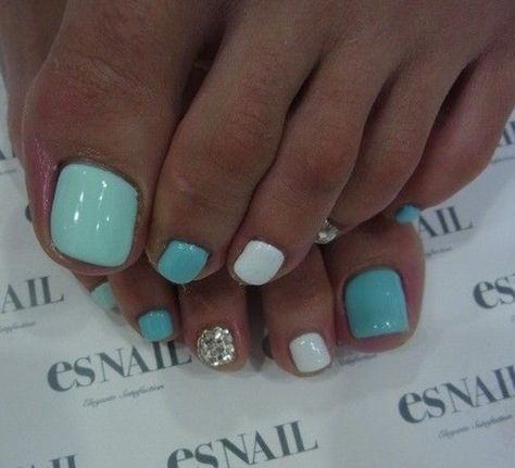 Teal toe nails Pedicure For Beach Vacation, Pastel Pedicure, Beach Toenails, Toenail Ideas, Beach Toe Nails, Simple Toe Nails, Toenail Art, French Pedicure, Beauty Pie