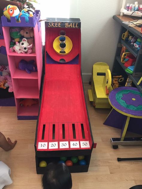 Cardboard Skeeball Game, Arcade Diy Projects, Skee Ball Diy Cardboard Boxes, Diy Skeeball Game Cardboard, Cardboard Arcade Games, Diy Arcade Games, Cardboard Arcade, Cardboard Games, Arcade Games Diy