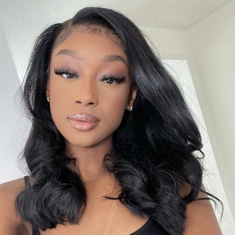 Fatima Bah, Black Hair Quick Weave, Prom Hair Medium, Jet Black Hair, Quick Weave Hairstyles, Shoulder Hair, Shoulder Length Hair, Prom Hair, Shoulder Length