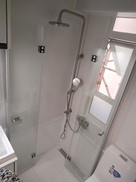 Foldable Shower Door, 3sqm Bathroom, Small Tiny Bathroom, Tiny Shower Room, Shower Screen Door, Small Shower Room, Wet Room Bathroom, Monochrome Bathroom, Small Bathroom Remodel Designs