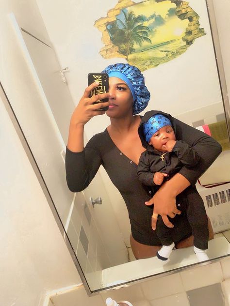 follow : heyitstati01 for more🧸💚 Black Family Goals, Mommy Son Outfits, Mom And Son Outfits, Mommy And Baby Pictures, Goals Couple, Black Baby Boys, Baby Silhouette, Baby Kostüm, Cute Mixed Babies