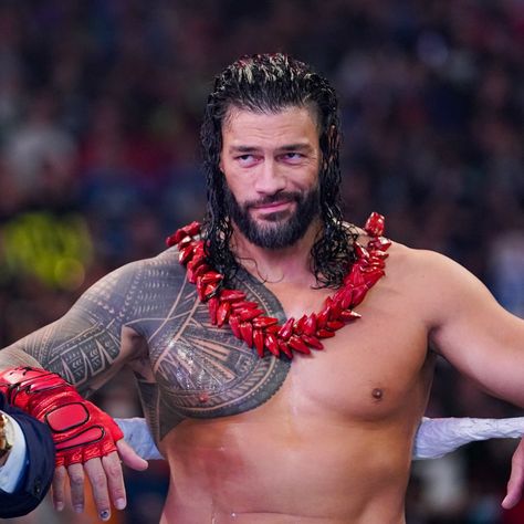 Reign Hairstyles, Roman Reigns Smile, Roman Reigns Shirtless, Roman Reigns Wwe Champion, Joe Anoaʻi, Sami Zayn, Wwe Superstar Roman Reigns, Wwe Roman Reigns, Wrestling Superstars