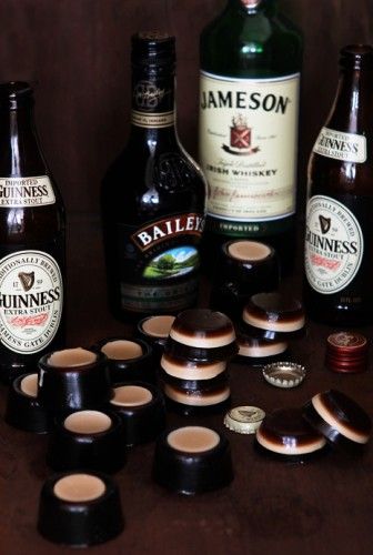 Irish Car Bomb Jello Shots. *SO* making this for St. Patrick's Day next year! Shots Jello, Jello Pudding Shots, Irish Car Bomb, Irish Car, Jell O Shots, Dessert Shots, Jello Shot, Pudding Shots, Car Bomb