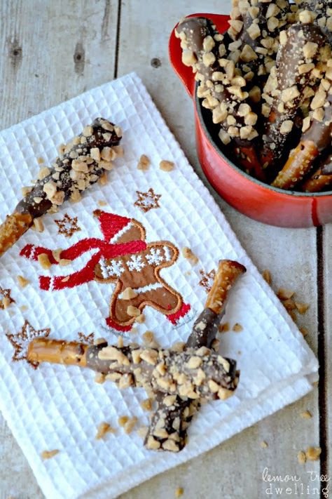 3-Ingredient Chocolate Toffee Pretzels  |  Lemon Tree Dwelling Toffee Pretzels, Pretzel Toffee, Quick Treats, Behind The Curtain, Chocolate Toffee, Edible Gifts, Christmas Cooking, Lemon Tree, The Curtain